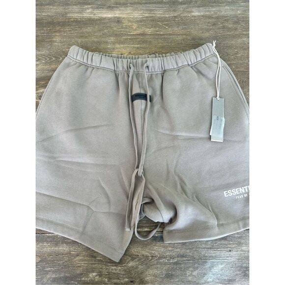 Fear of God Essentials Sweat Shorts, desert taupe, NWT, size XL
